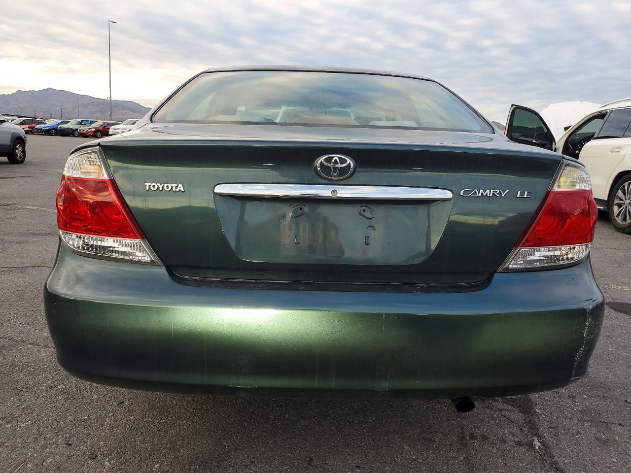2006 TOYOTA CAMRY LE photo 6