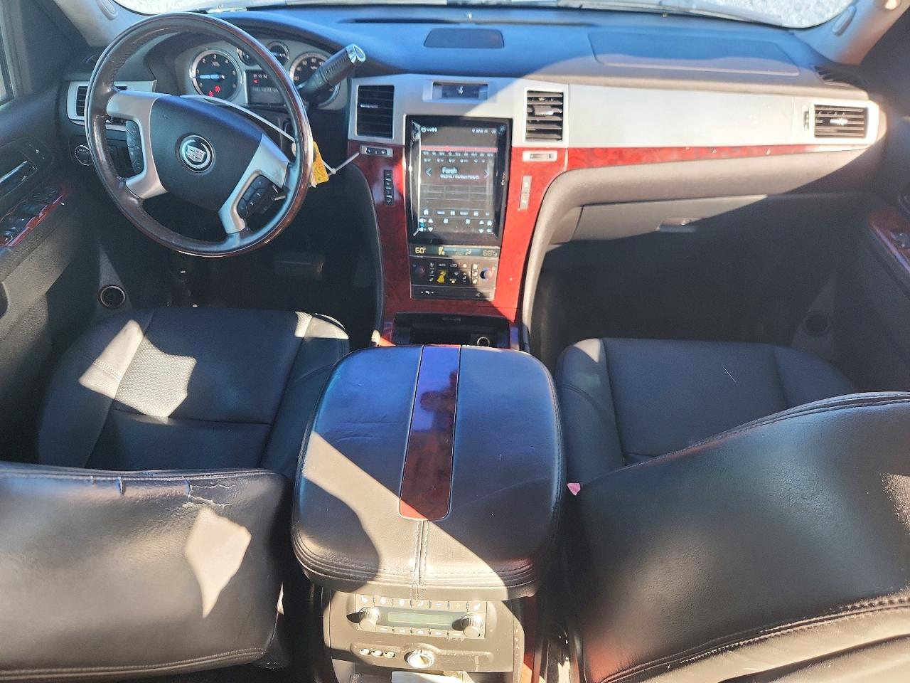 2010 CADILLAC ESCALADE ESV PREMIUM photo 8