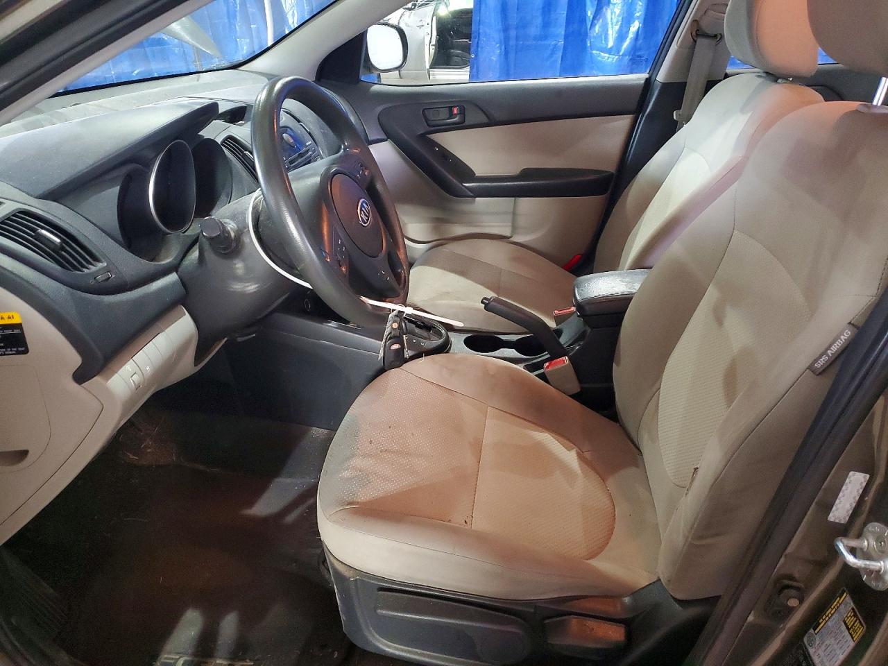 2010 KIA FORTE EX photo 7