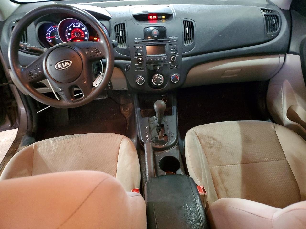 2010 KIA FORTE EX photo 8