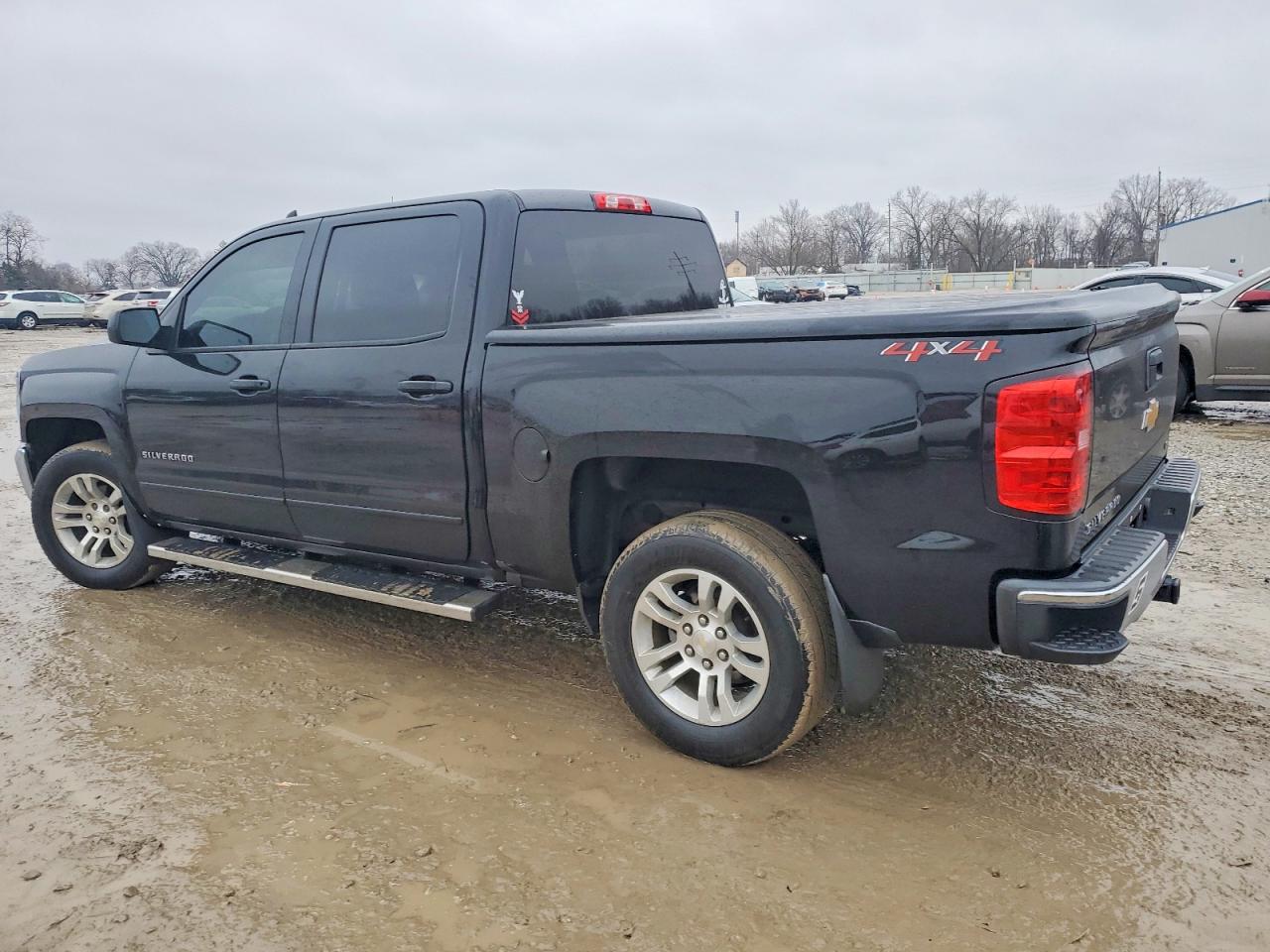 2018 CHEVROLET SILVERADO K1500 LT photo 2