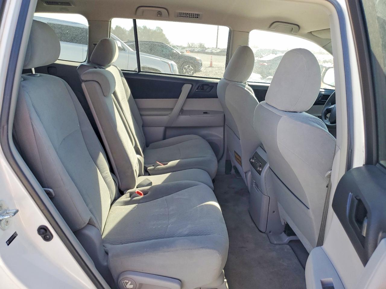 2010 TOYOTA HIGHLANDER photo 11