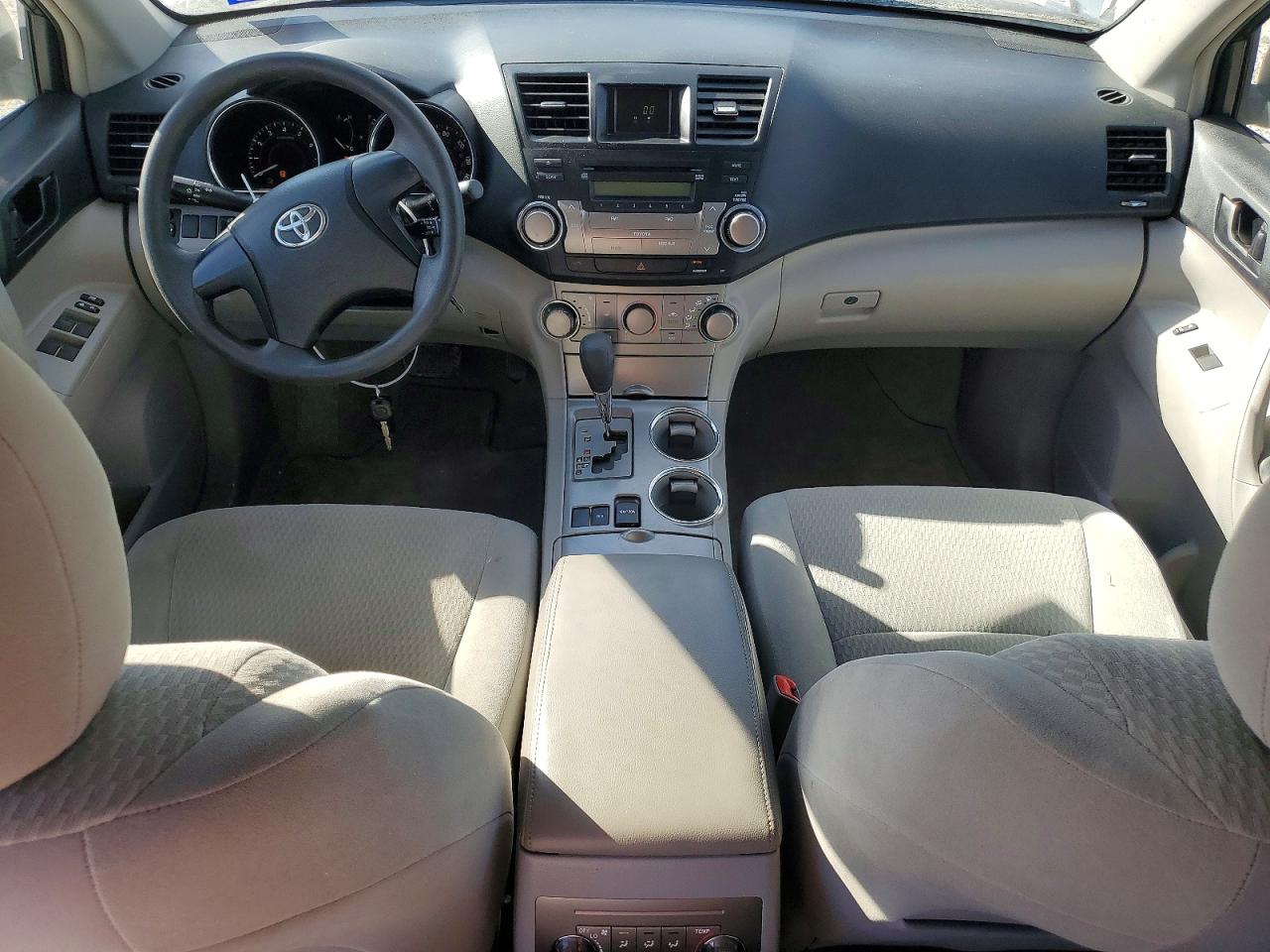 2010 TOYOTA HIGHLANDER photo 8