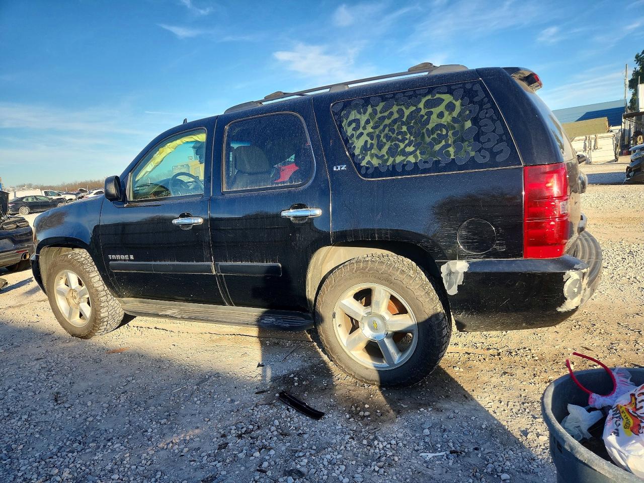2007 CHEVROLET TAHOE C1500 photo 2