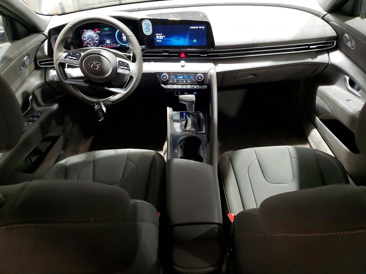 2023 HYUNDAI ELANTRA SEL photo 8