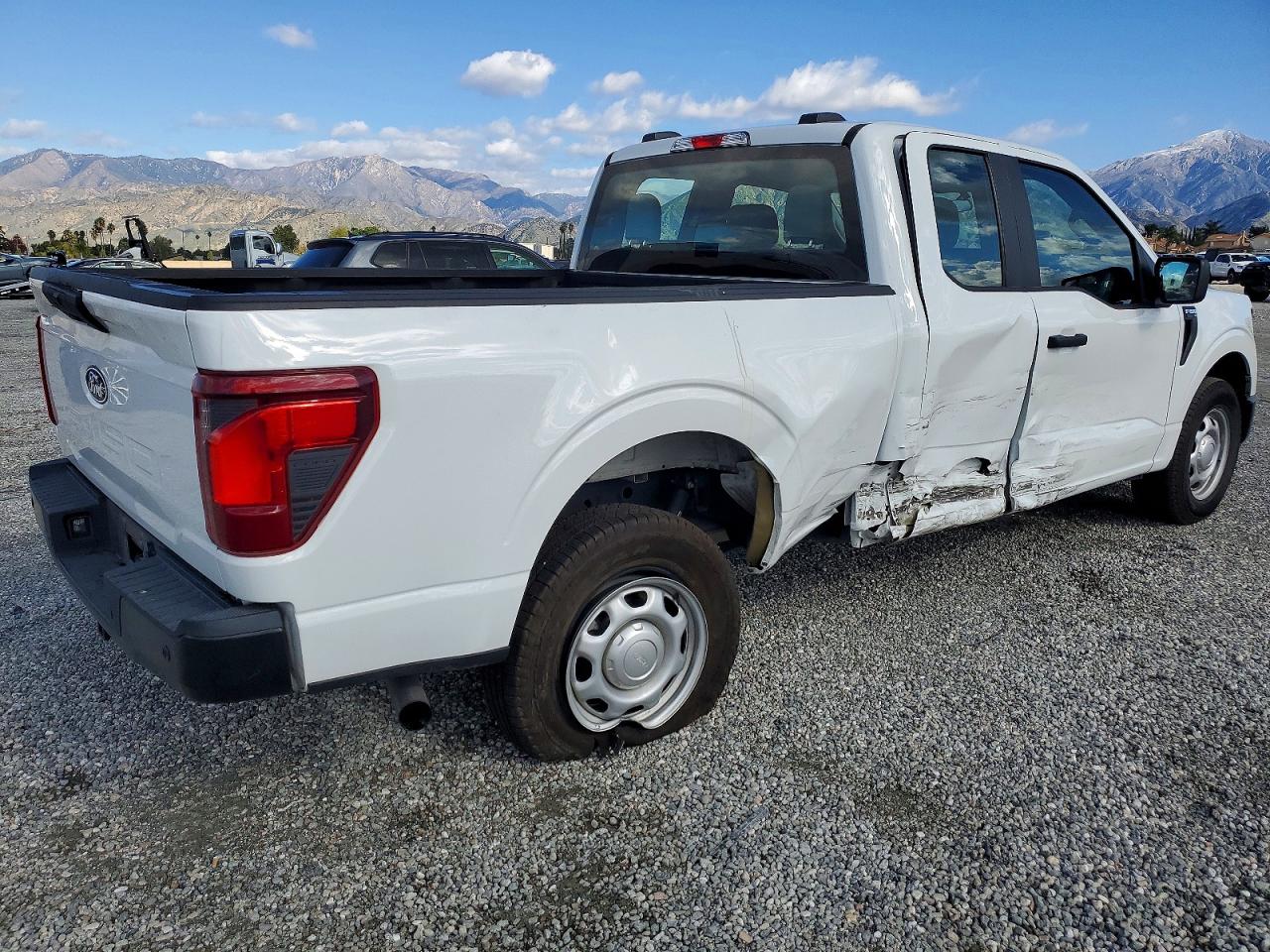 2024 FORD F150 XL photo 3