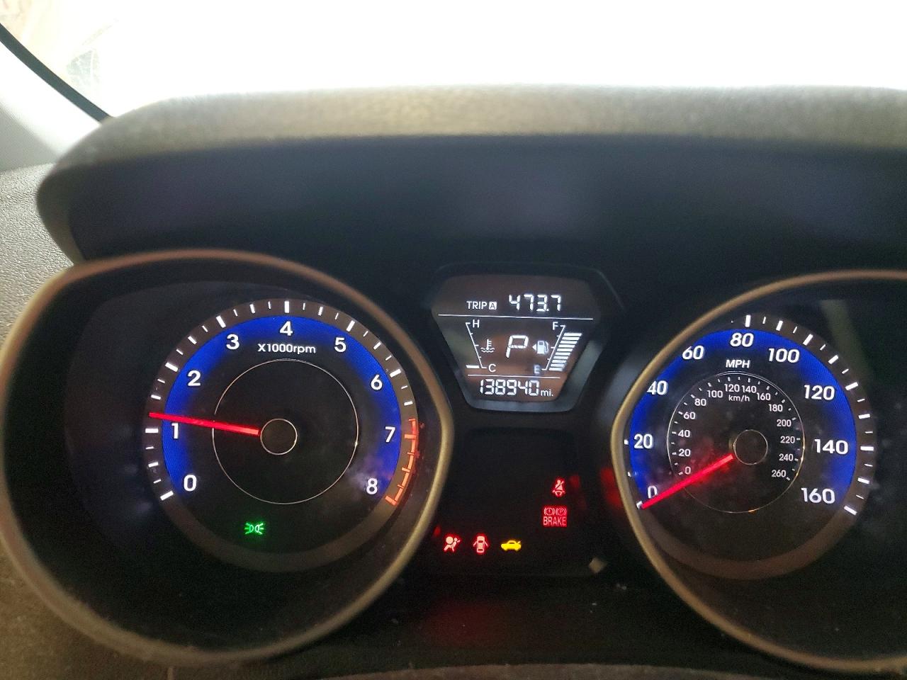 2015 HYUNDAI ELANTRA SE photo 9