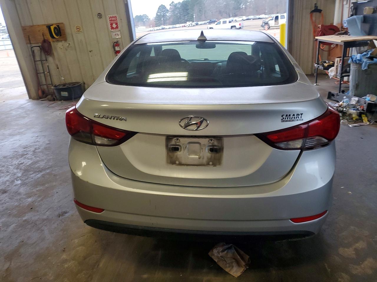 2015 HYUNDAI ELANTRA SE photo 6