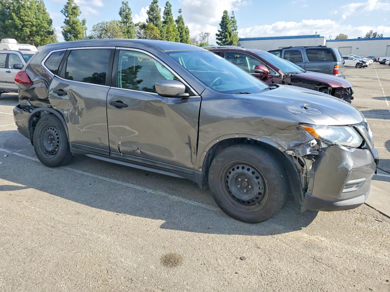 2019 NISSAN ROGUE S photo 4