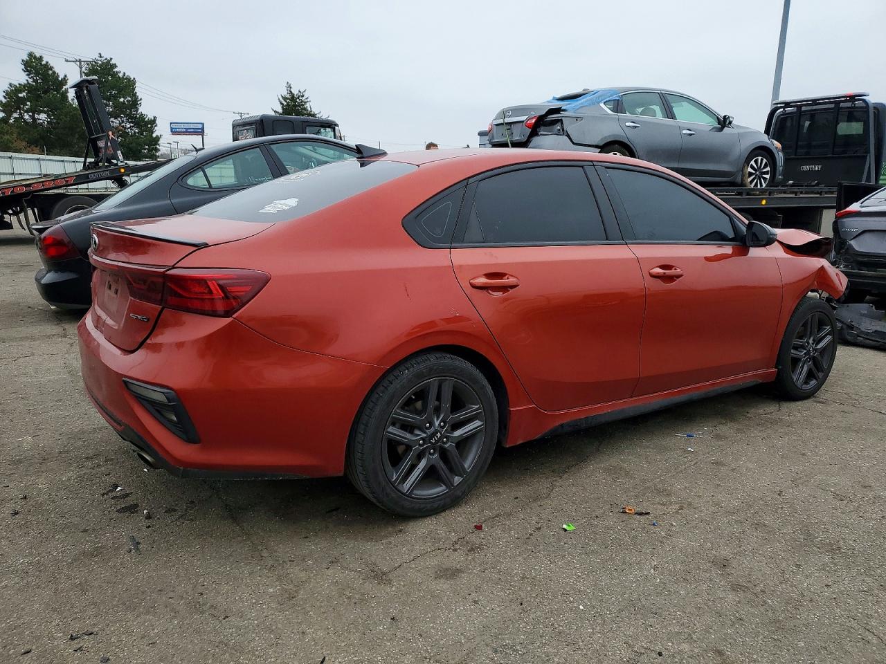 2021 KIA FORTE GT LINE photo 3