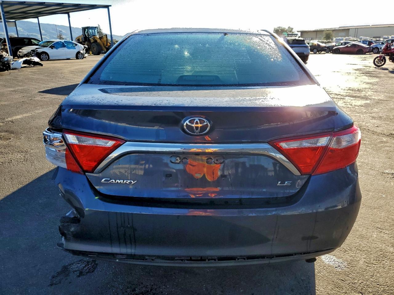 2016 TOYOTA CAMRY LE photo 6