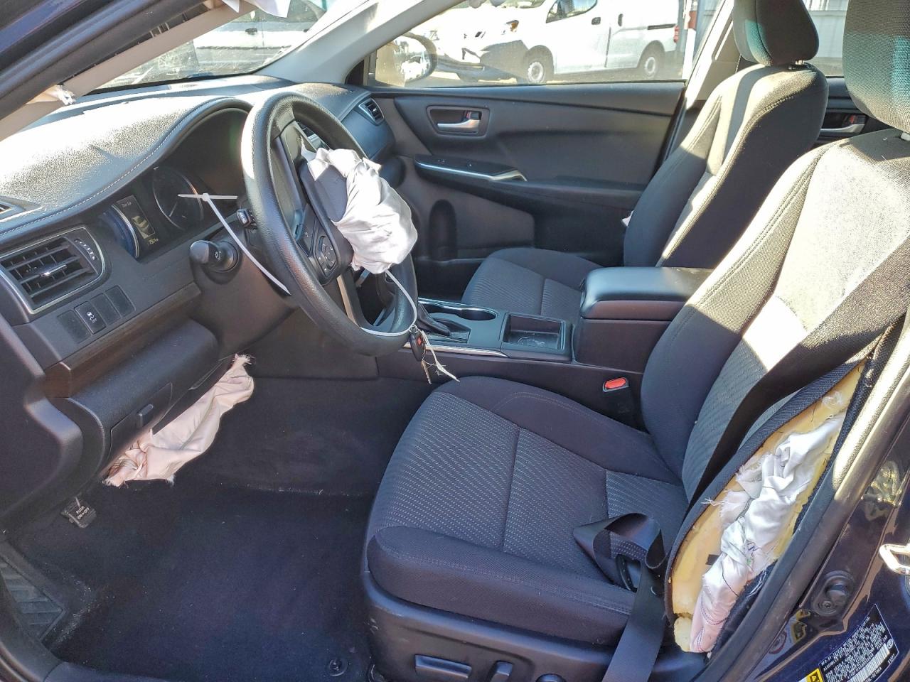 2016 TOYOTA CAMRY LE photo 7