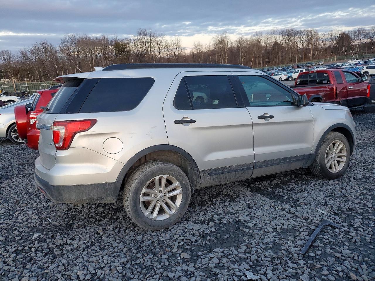 2017 FORD EXPLORER photo 3