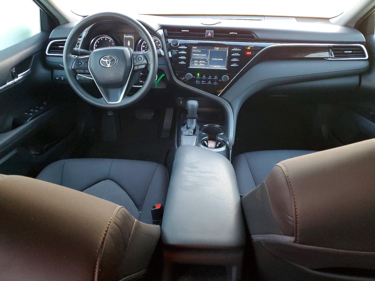 2018 TOYOTA CAMRY L photo 8