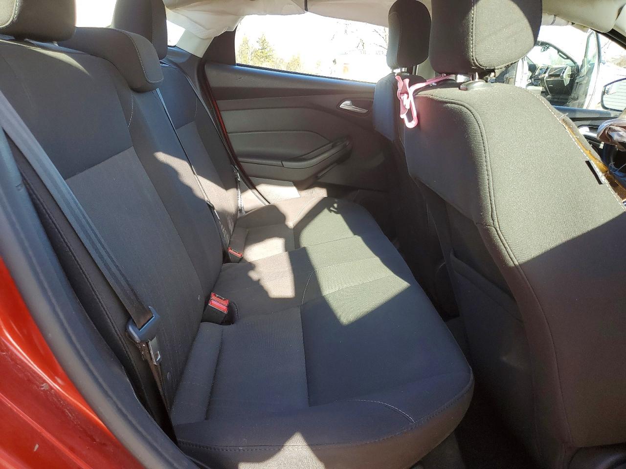 2018 FORD FOCUS SE photo 19