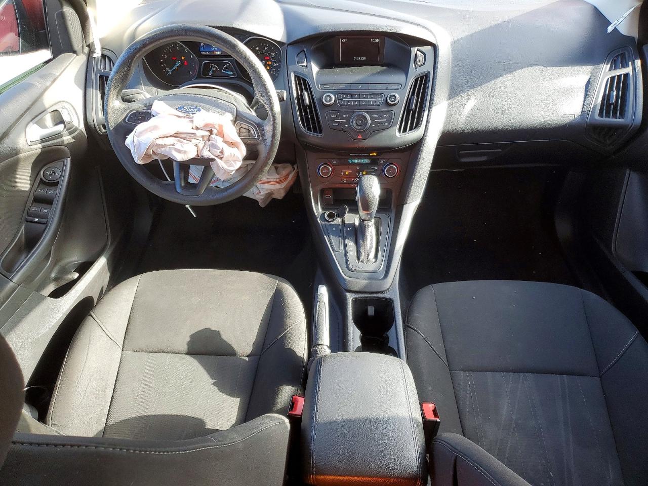 2018 FORD FOCUS SE photo 15