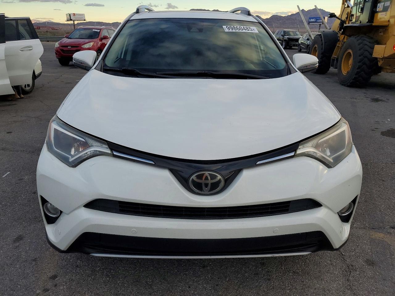 2017 TOYOTA RAV4 XLE photo 5
