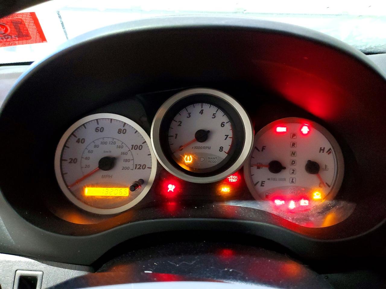 2004 TOYOTA RAV4 photo 9