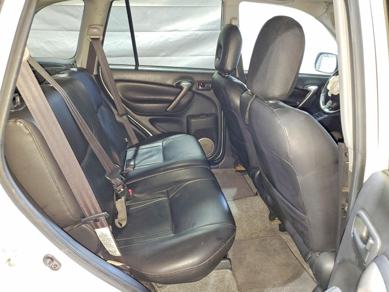 2004 TOYOTA RAV4 photo 11