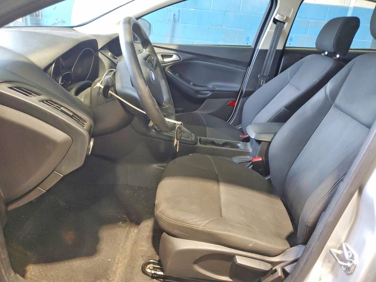 2015 FORD FOCUS SE photo 19
