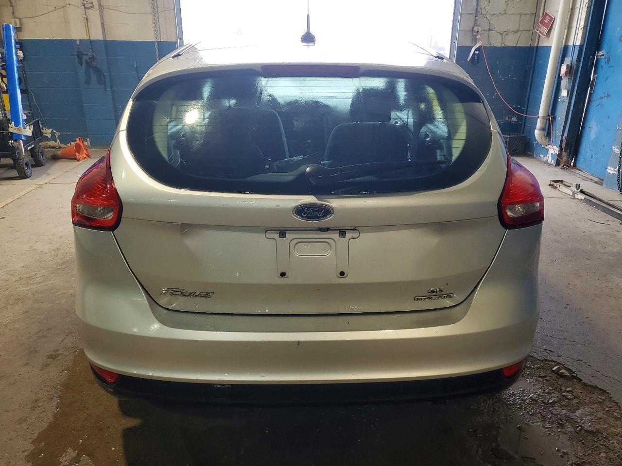 2015 FORD FOCUS SE photo 16