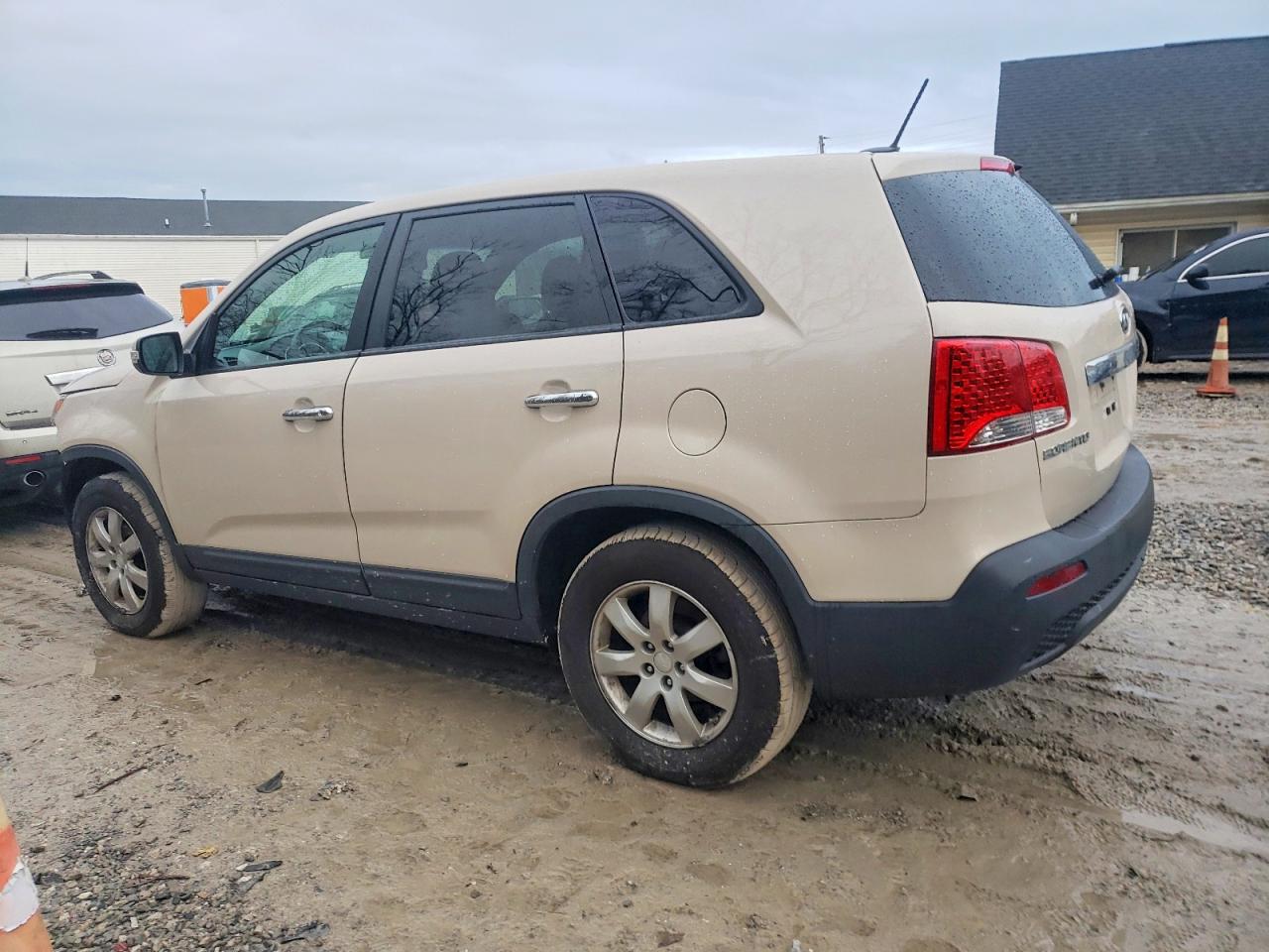 2012 KIA SORENTO BASE photo 2
