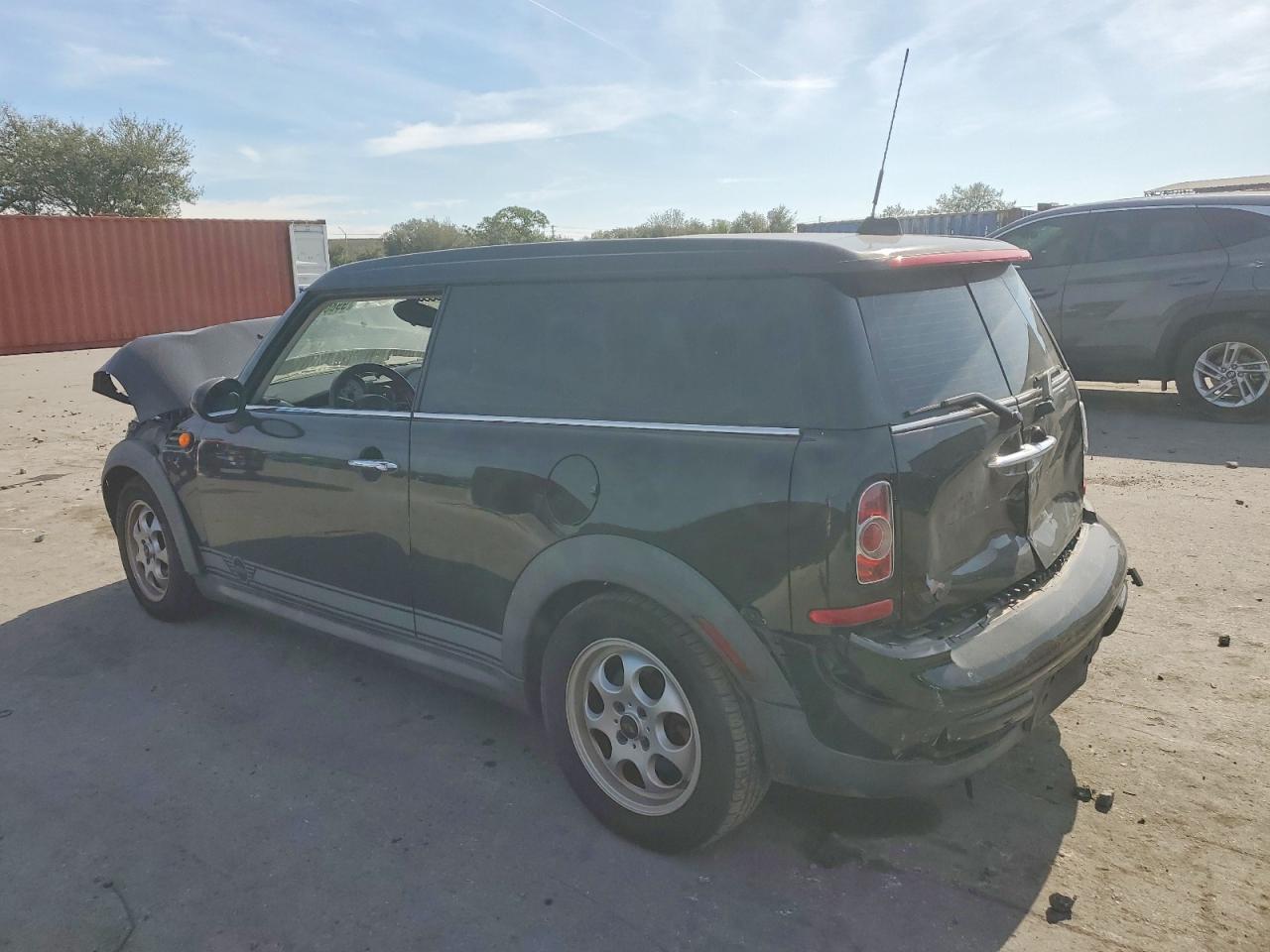 2012 MINI COOPER CLUBMAN photo 2