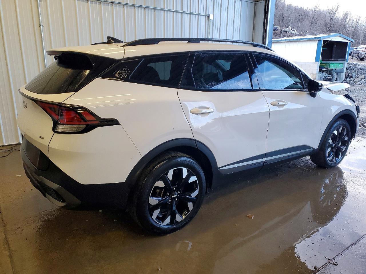 2023 KIA SPORTAGE X LINE photo 3
