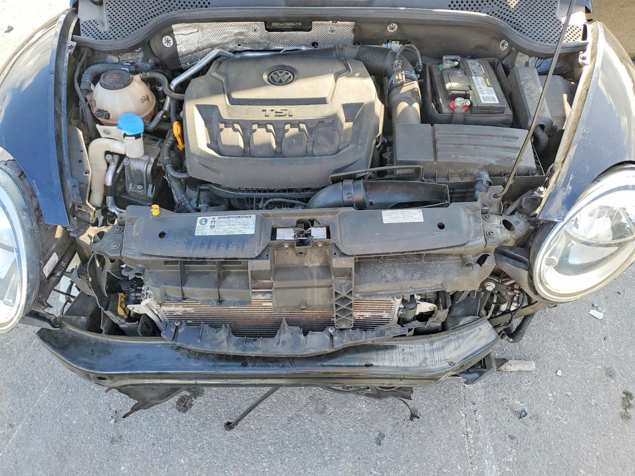 2019 VOLKSWAGEN BEETLE S photo 11