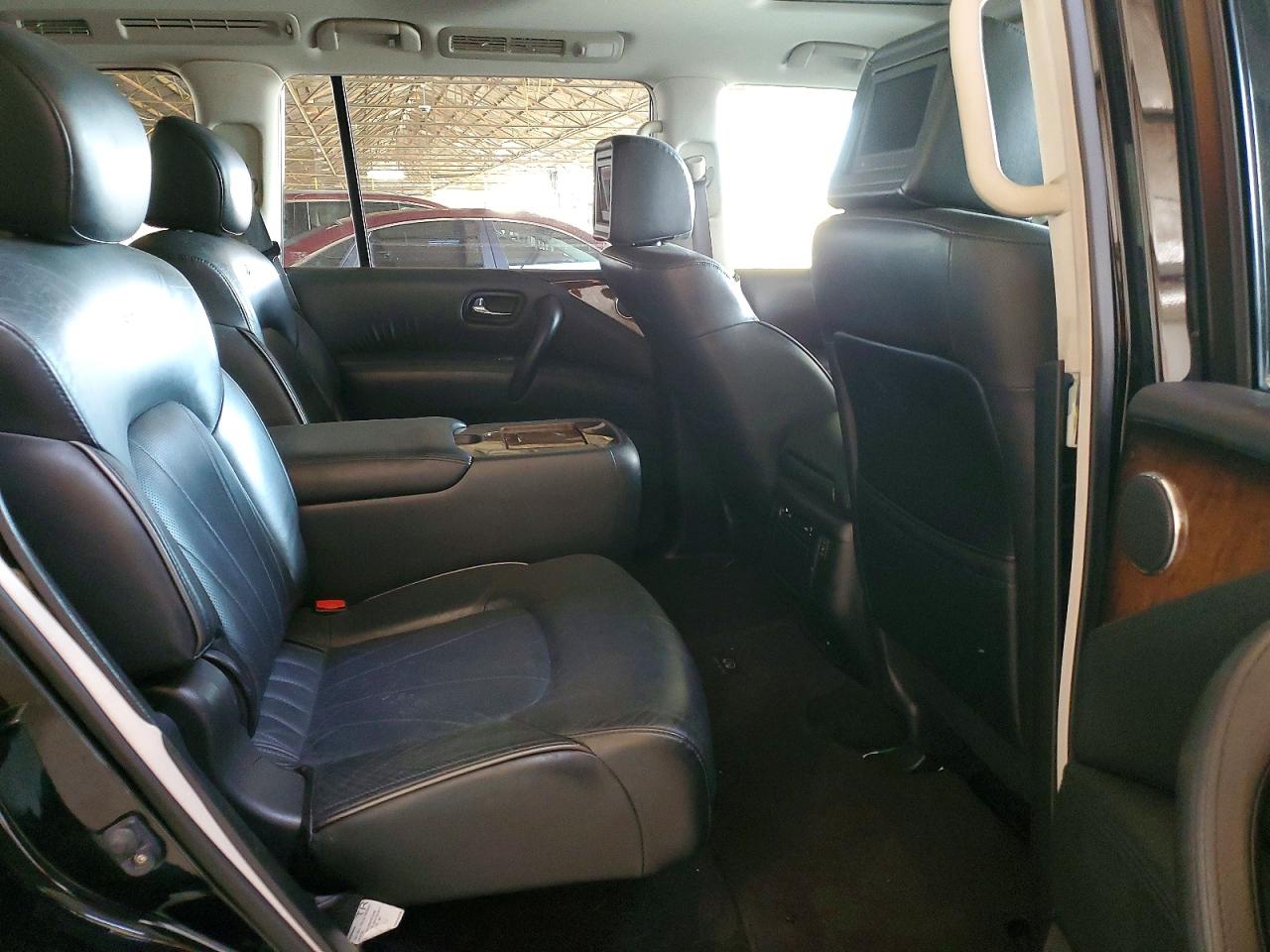 2013 INFINITI QX56 photo 11