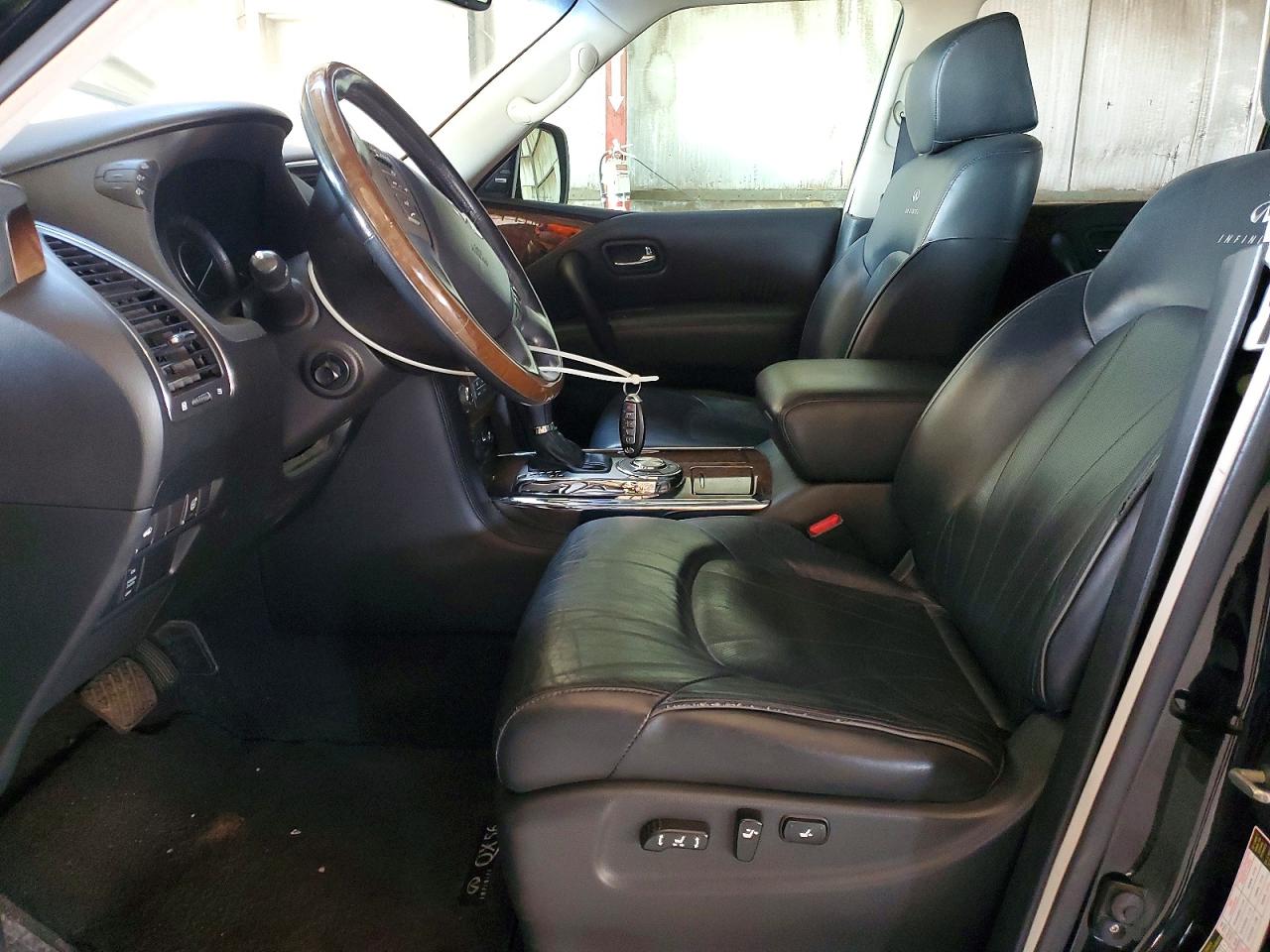 2013 INFINITI QX56 photo 7