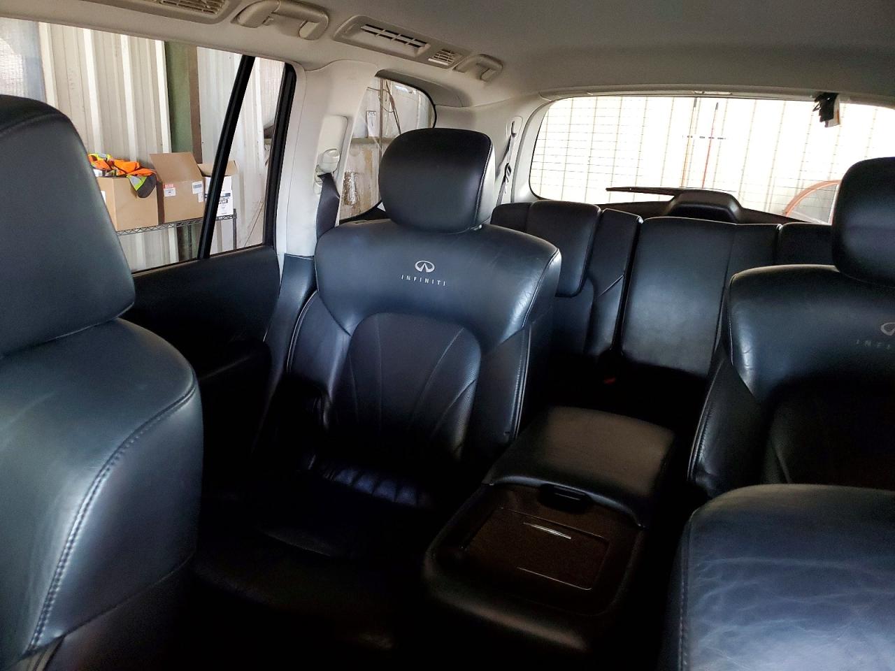 2013 INFINITI QX56 photo 10