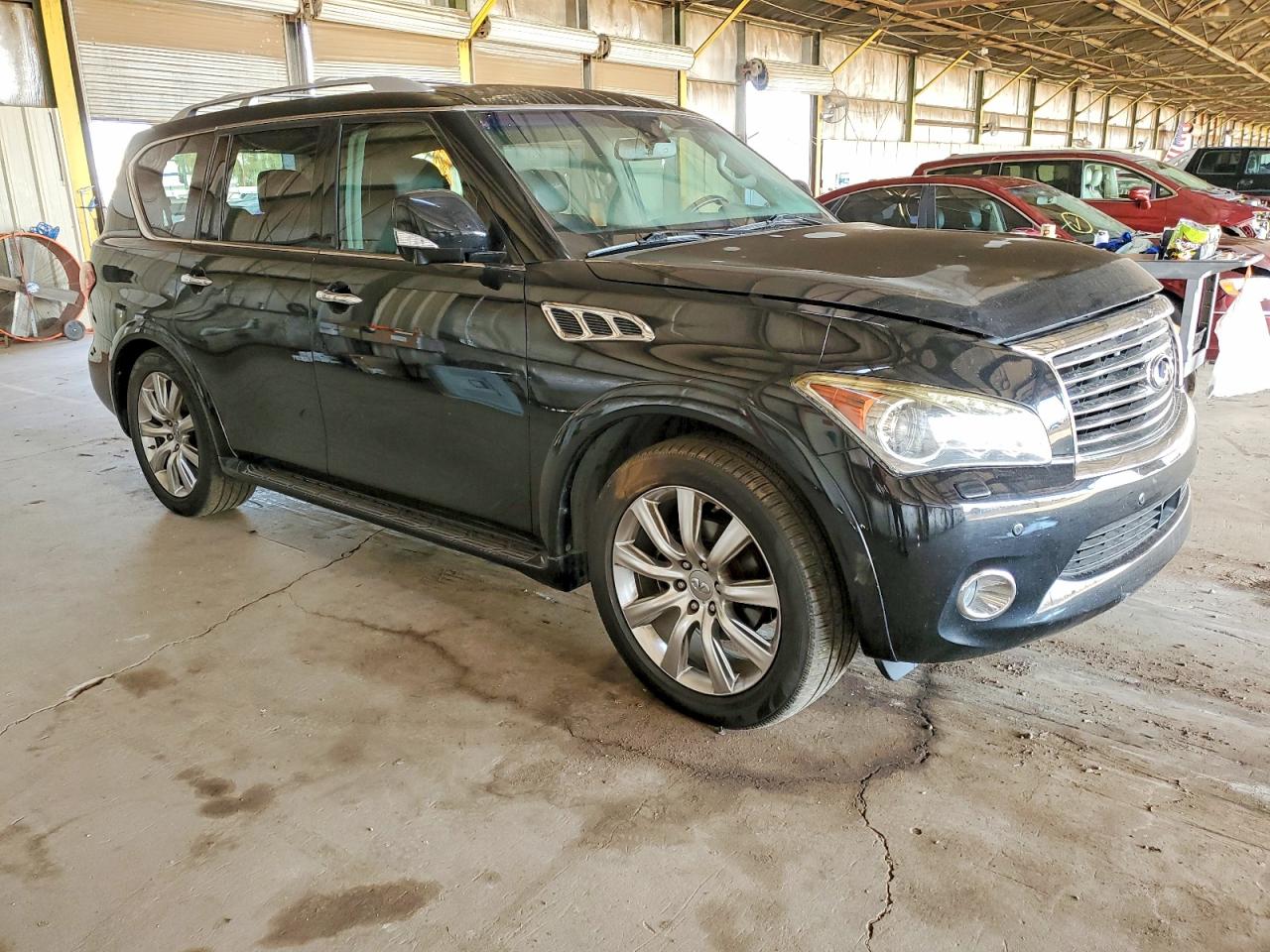 2013 INFINITI QX56 photo 4