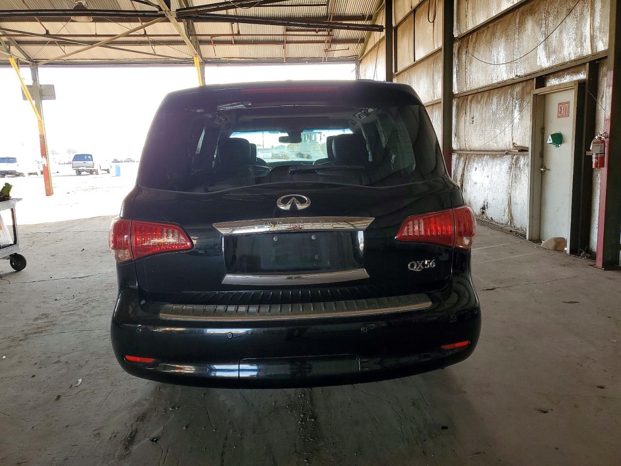 2013 INFINITI QX56 photo 6