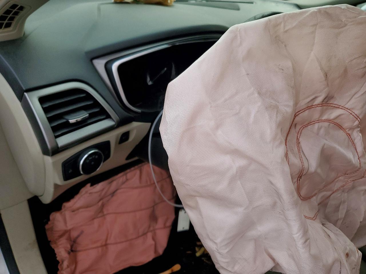 2019 FORD FUSION SE photo 9