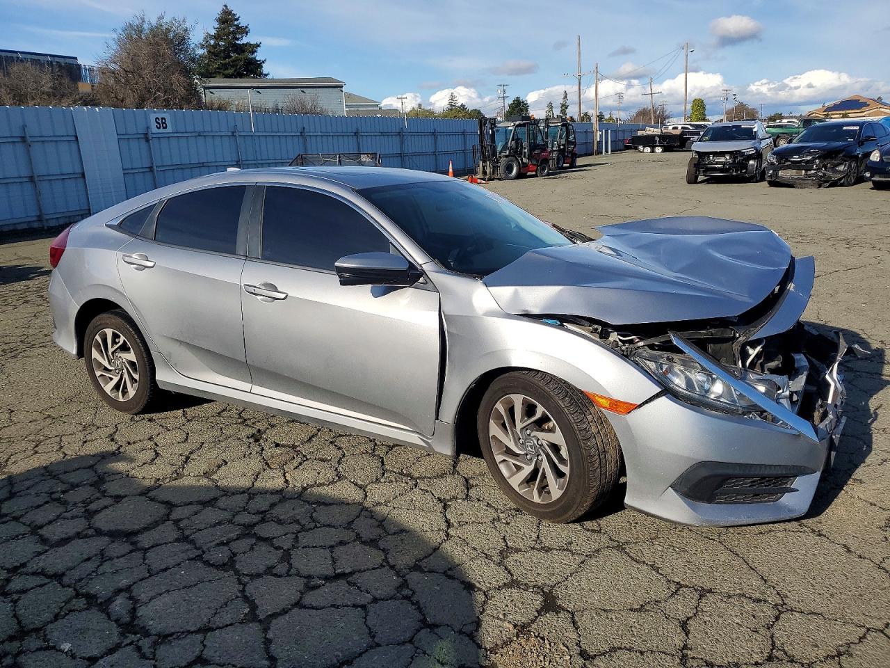 2017 HONDA CIVIC EX photo 4