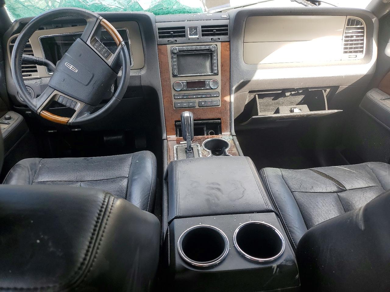 2014 LINCOLN NAVIGATOR photo 8