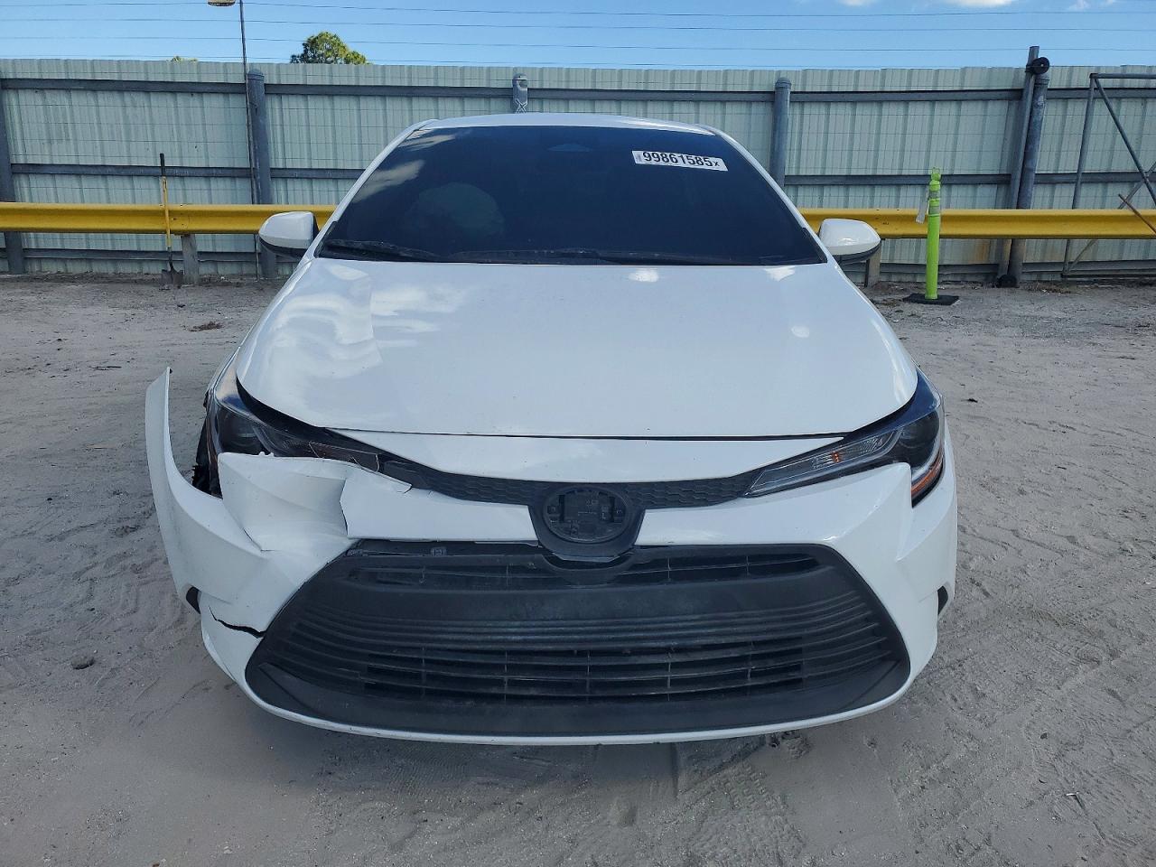 2024 TOYOTA COROLLA LE photo 5