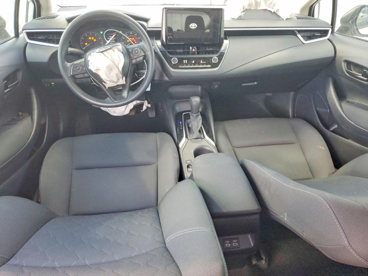 2024 TOYOTA COROLLA LE photo 8