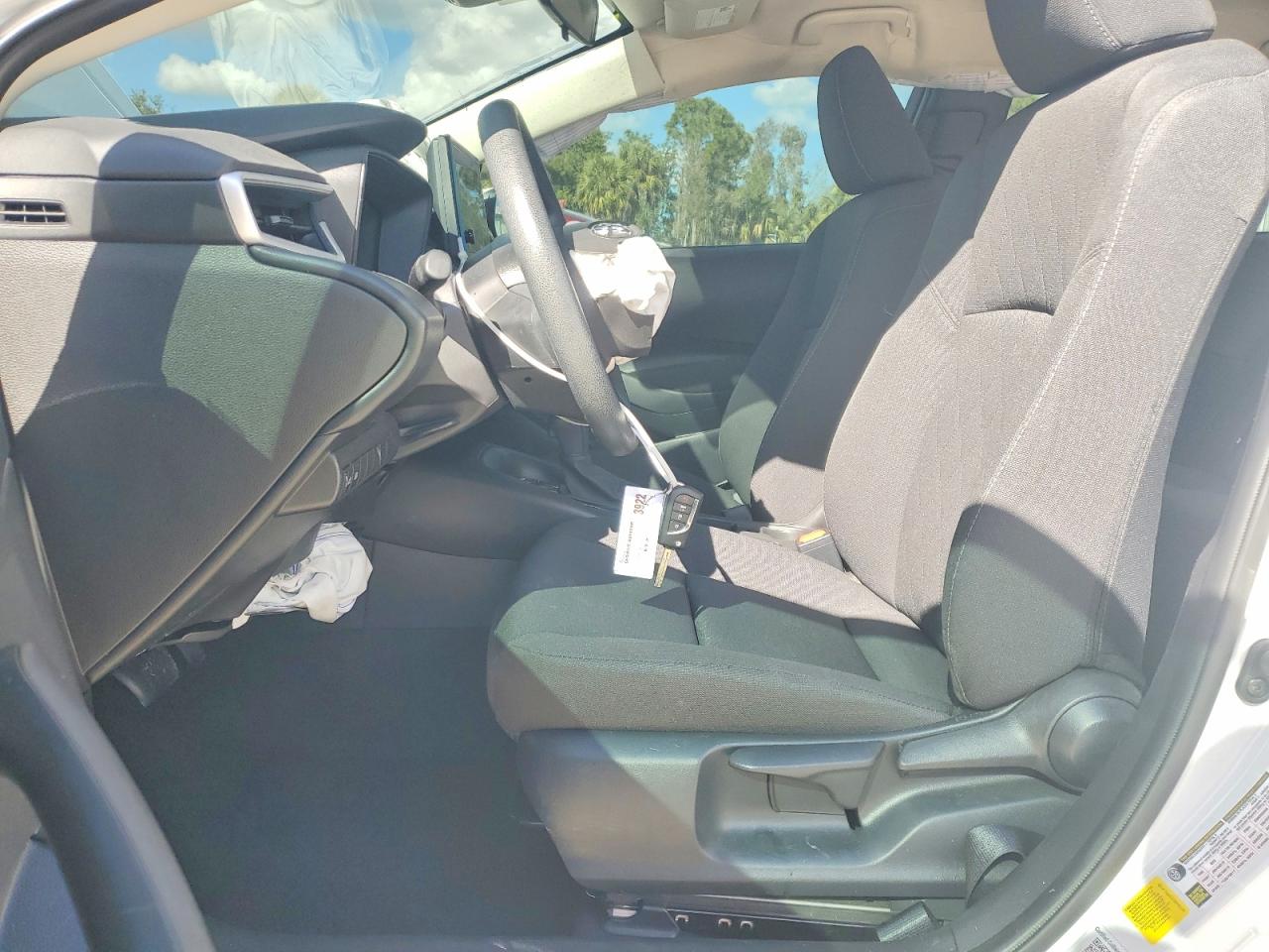 2024 TOYOTA COROLLA LE photo 7