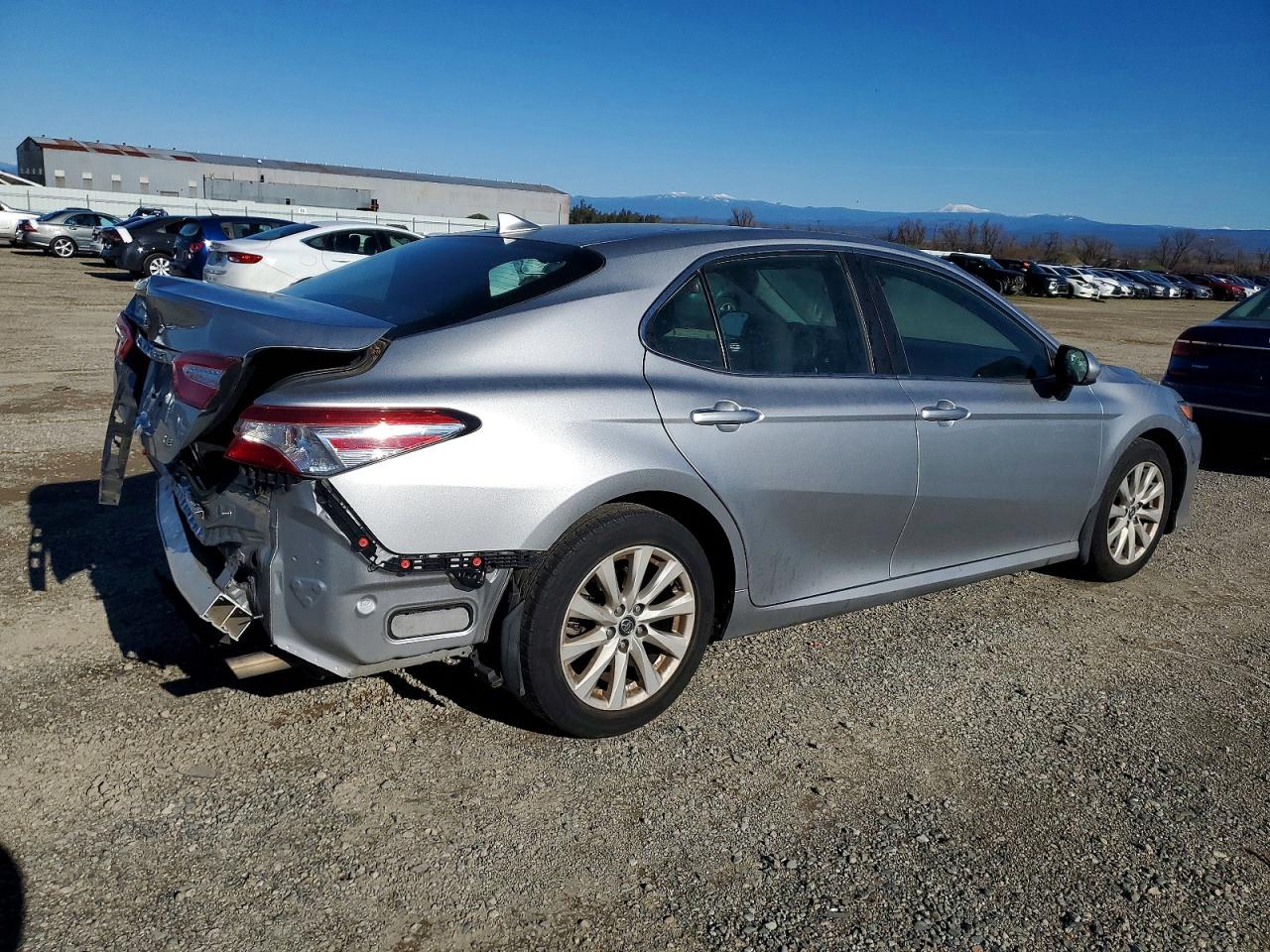 2020 TOYOTA CAMRY LE photo 3