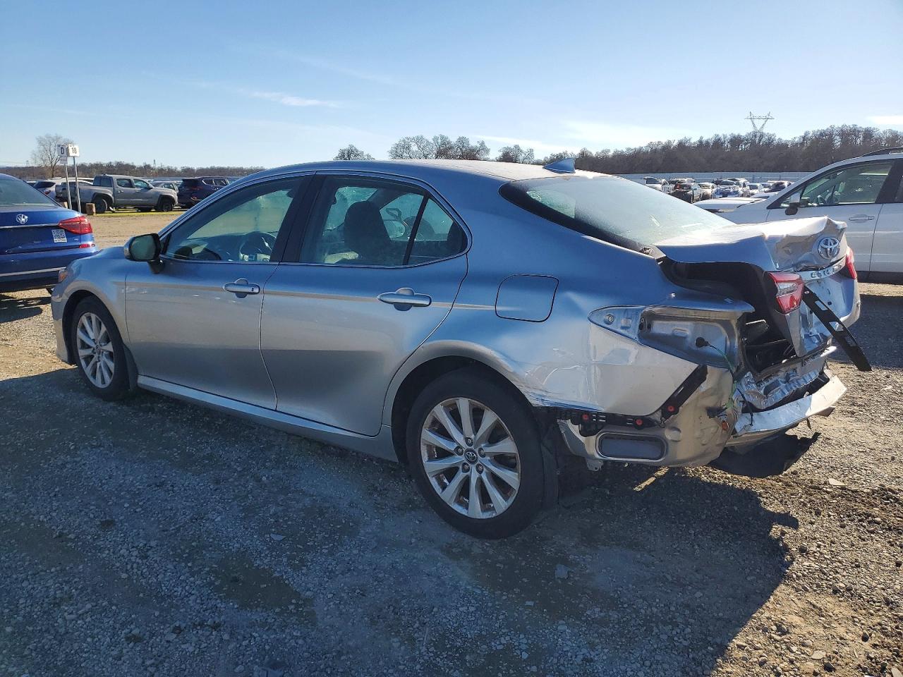 2020 TOYOTA CAMRY LE photo 2