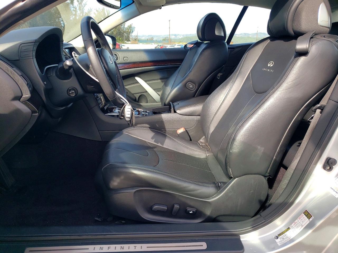 2011 INFINITI G37 BASE photo 7