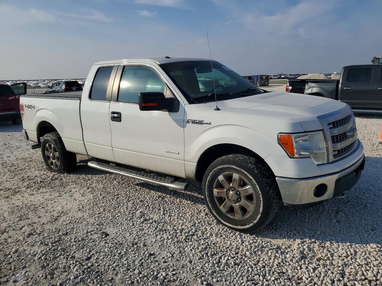 2013 FORD F150 SUPER CAB photo 4