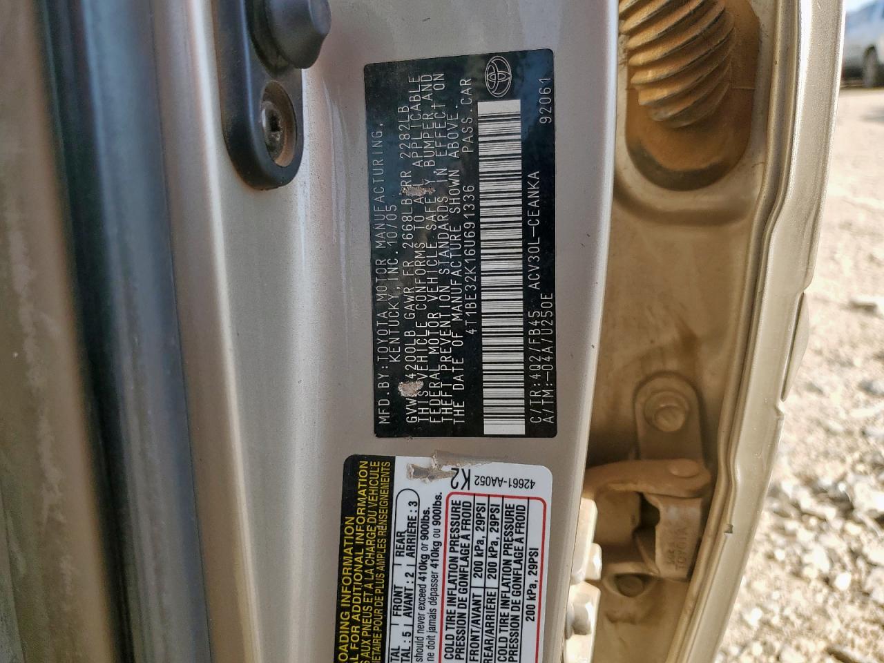 2006 TOYOTA CAMRY LE photo 12