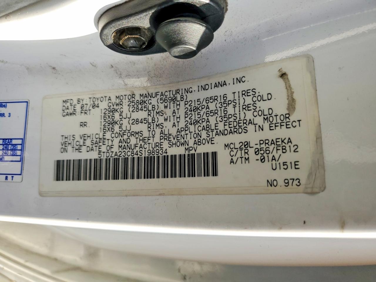 2004 TOYOTA SIENNA CE photo 25