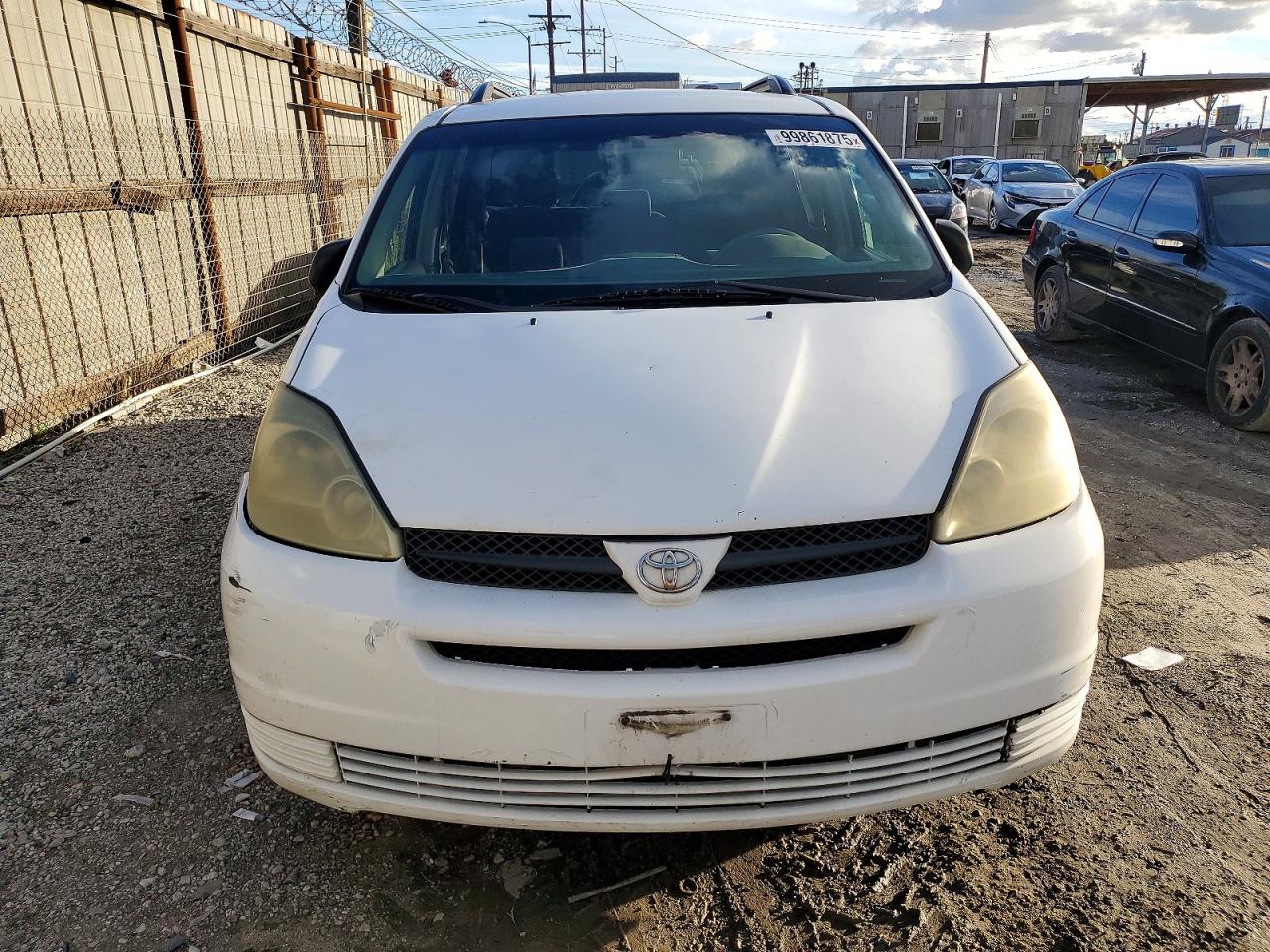 2004 TOYOTA SIENNA CE photo 9