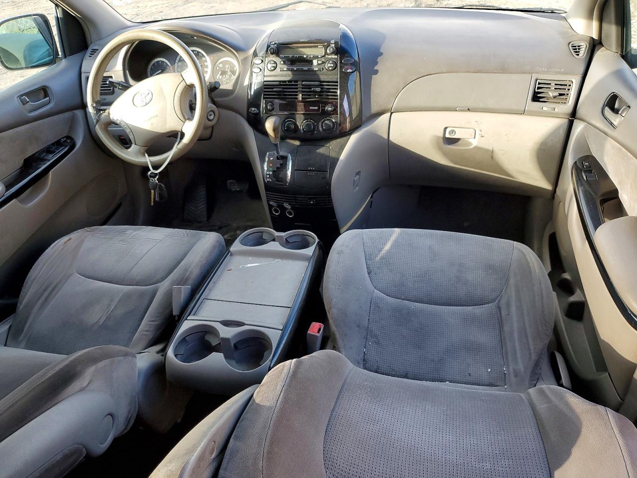 2004 TOYOTA SIENNA CE photo 15