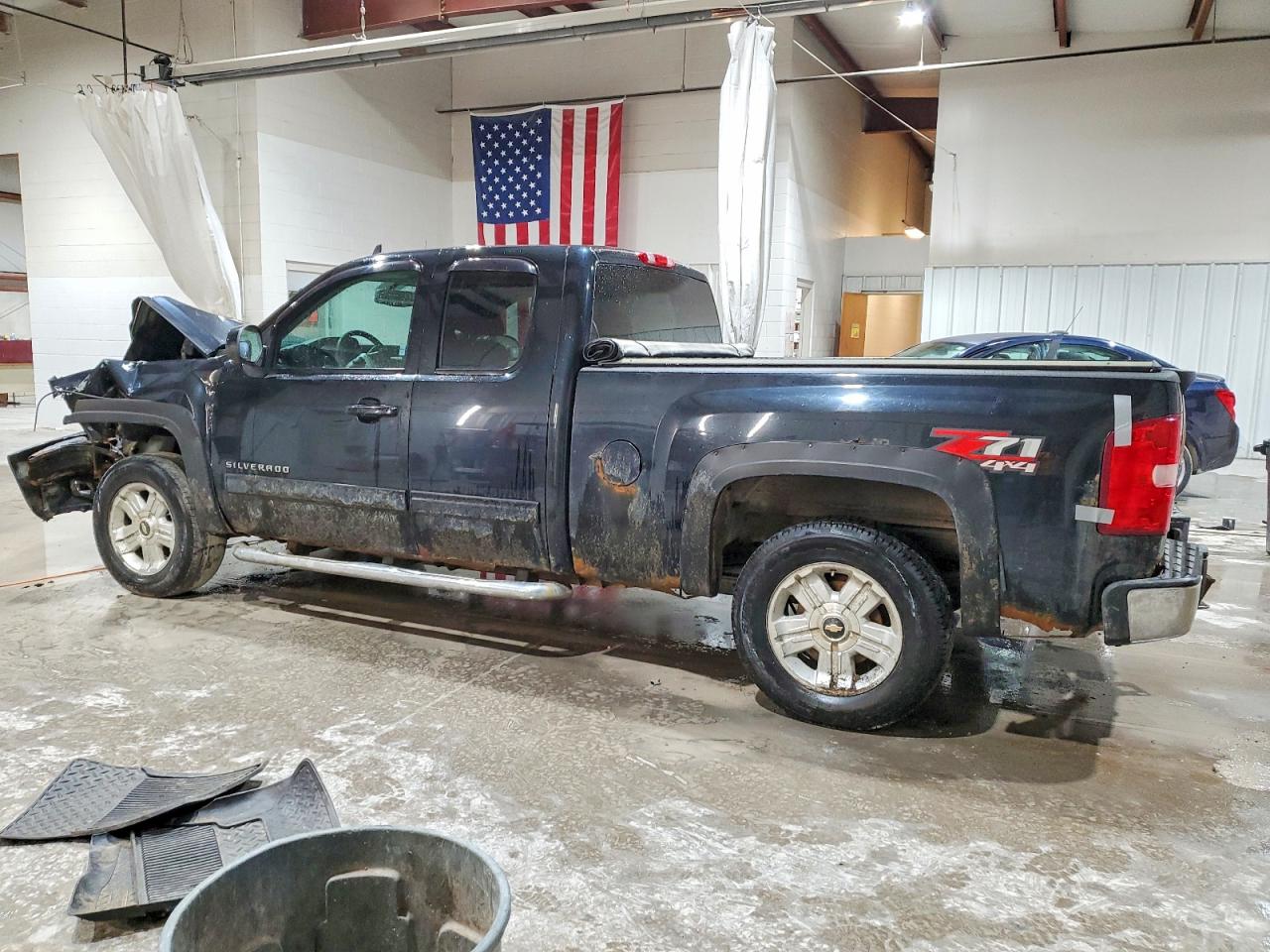 2013 CHEVROLET SILVERADO K1500 LT photo 2