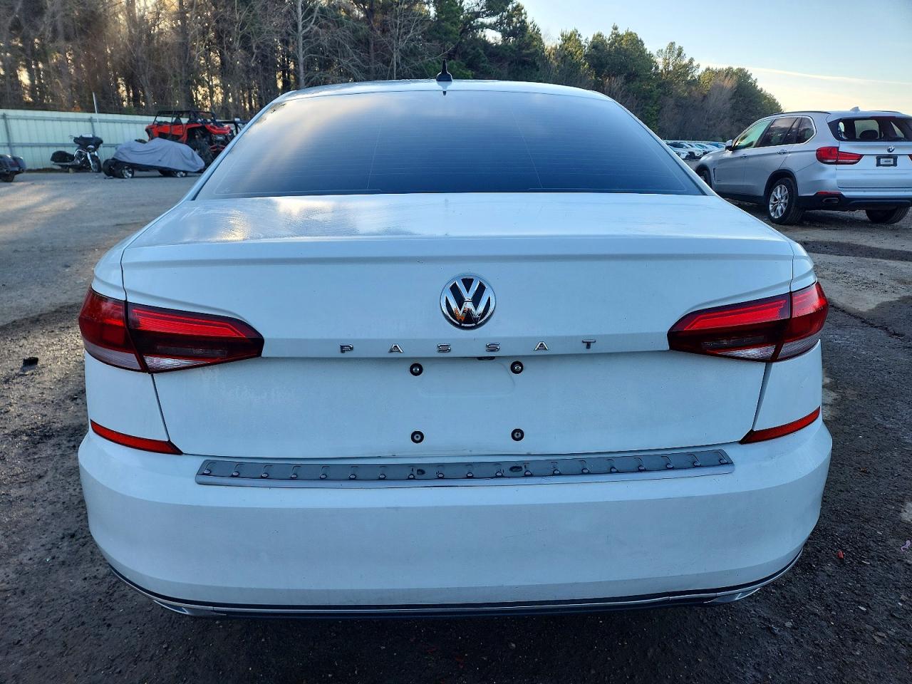 2021 VOLKSWAGEN PASSAT SE photo 6